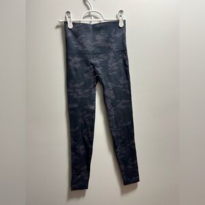 SPANX Women's Black Camo Leggings